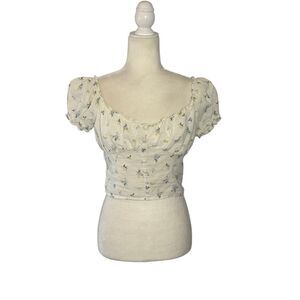 Forever 21 white floral puff sleeve crop top - -M